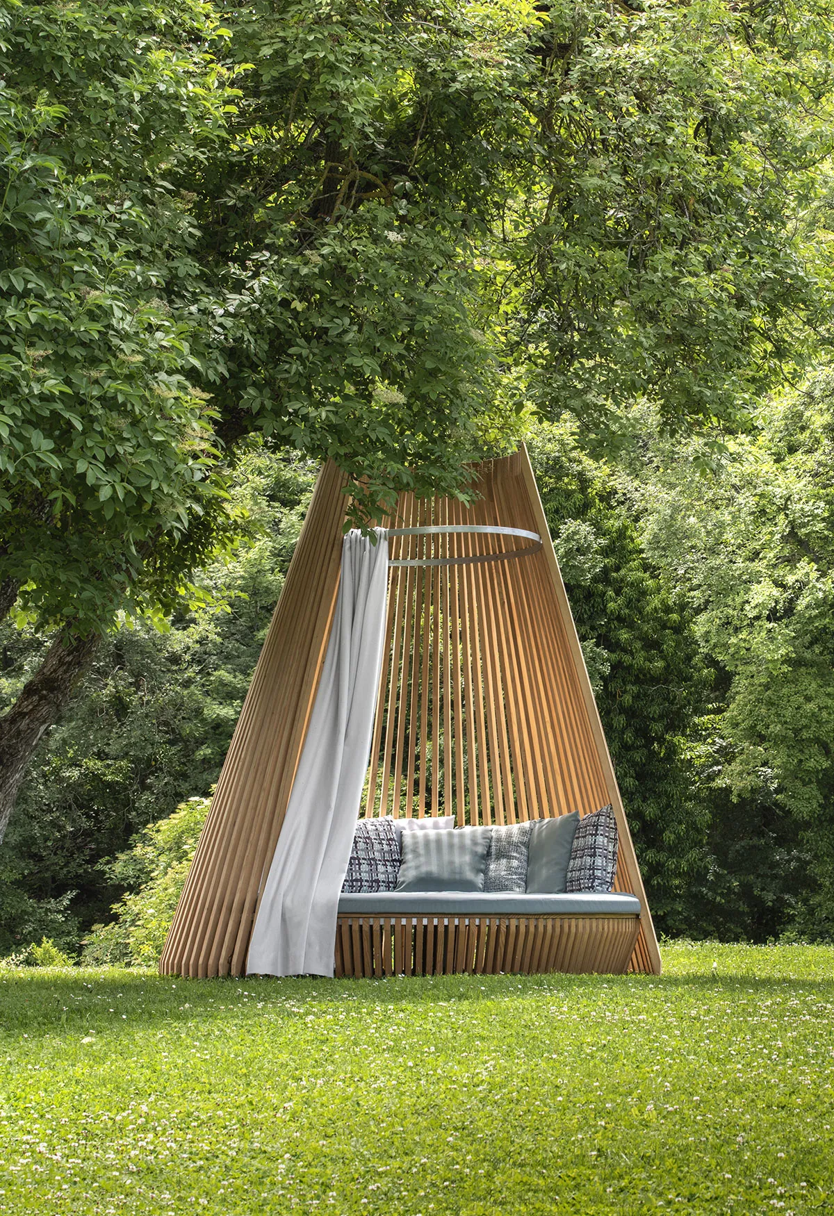 Round Accoya® wood garden bed HUT by Ethimo