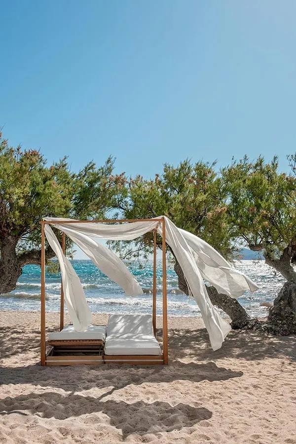 ESSENZA reclining teak canopy garden bed by Ethimo